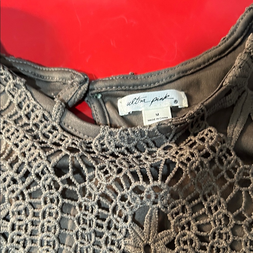 Ultra Pink Olive Crochet Blouse - Picture 4 of 5